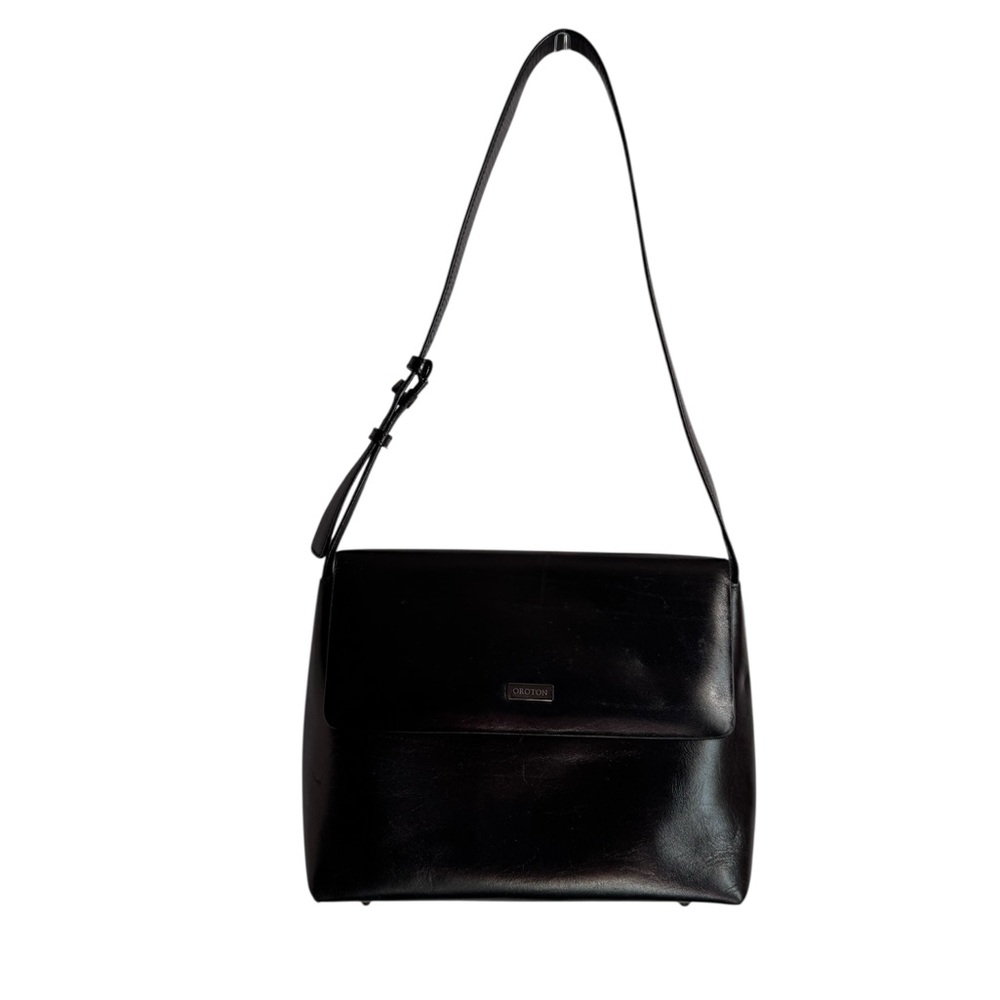 Oroton Black Leather Shoulder Bag with Glossy Finish